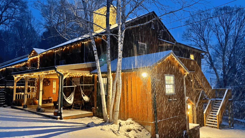 November snow at Timberholm Inn